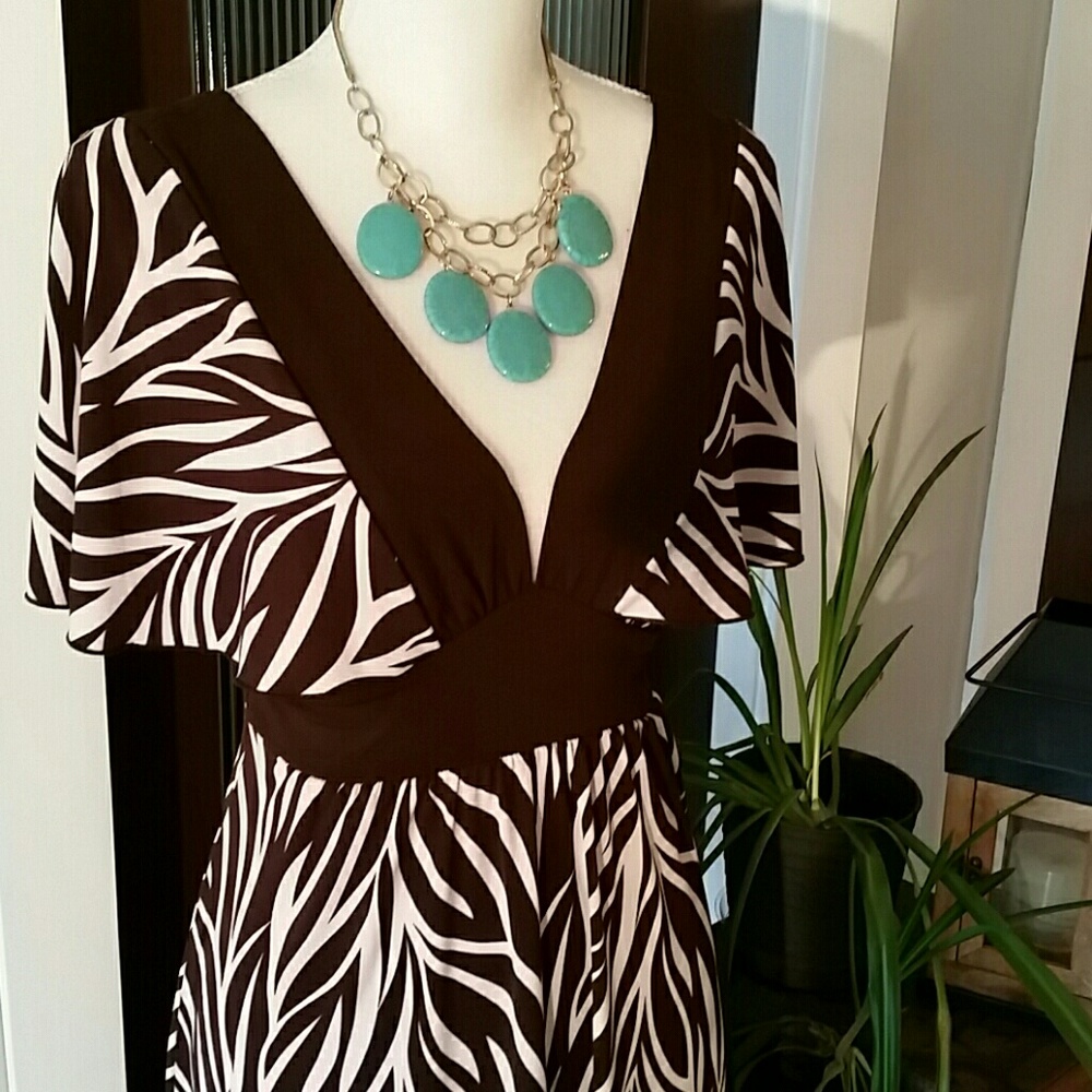 "Just For Wraps" Size 8 Zebra Print Vee Neckline Dress